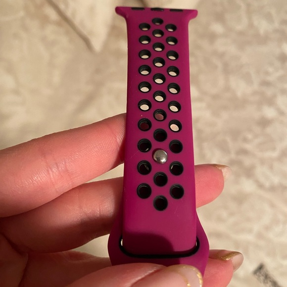 Apple Watch Purple/Black Sport Band (compatible with Series 3) - Picture 2 of 5